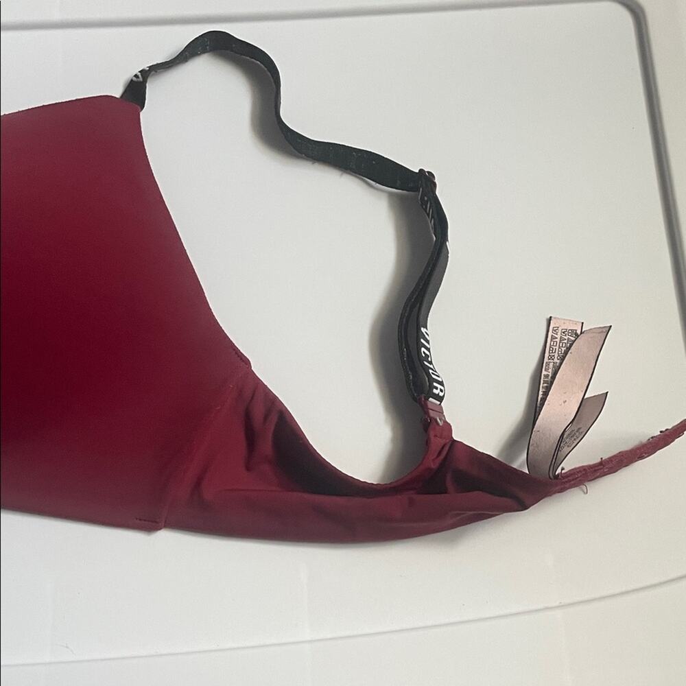 Victoria's Secret Red Bra non-wire / wire free bra - Picture 2 of 6